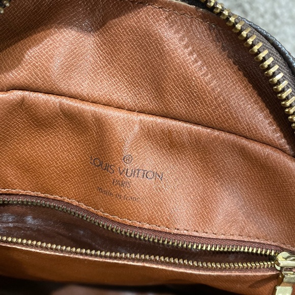 Louis Vuitton - Picture 3 of 14